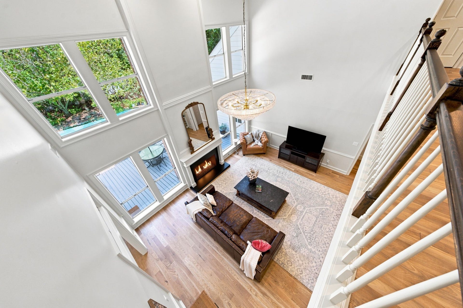 23 S Brokenfern Drive Drive, The Woodlands, TX 77380 Soaring 20 foot ceilings and gorgeous two story windows