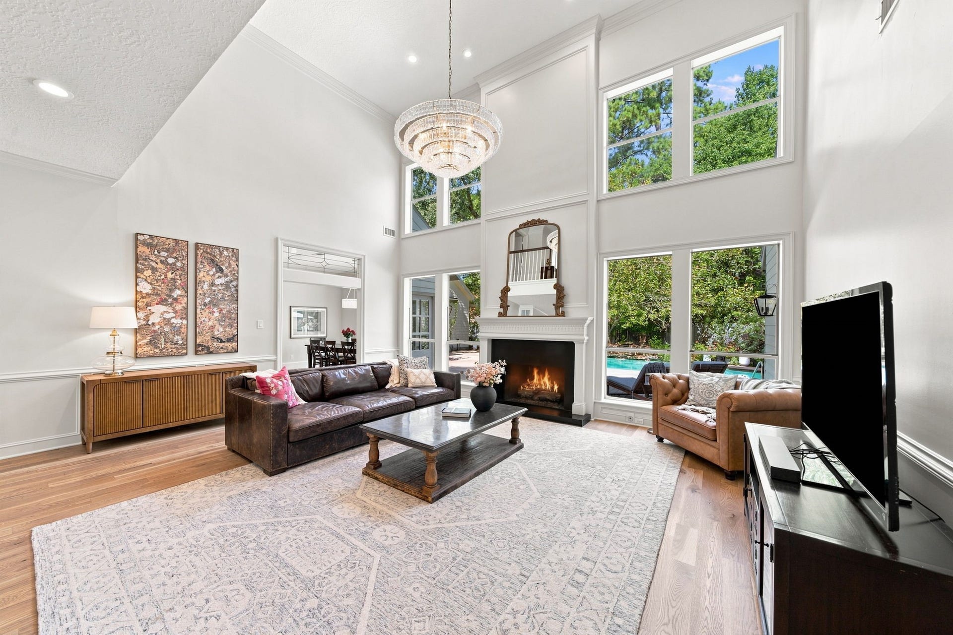 23 S Brokenfern Drive Drive, The Woodlands, TX 77380 Warm timeless elegance