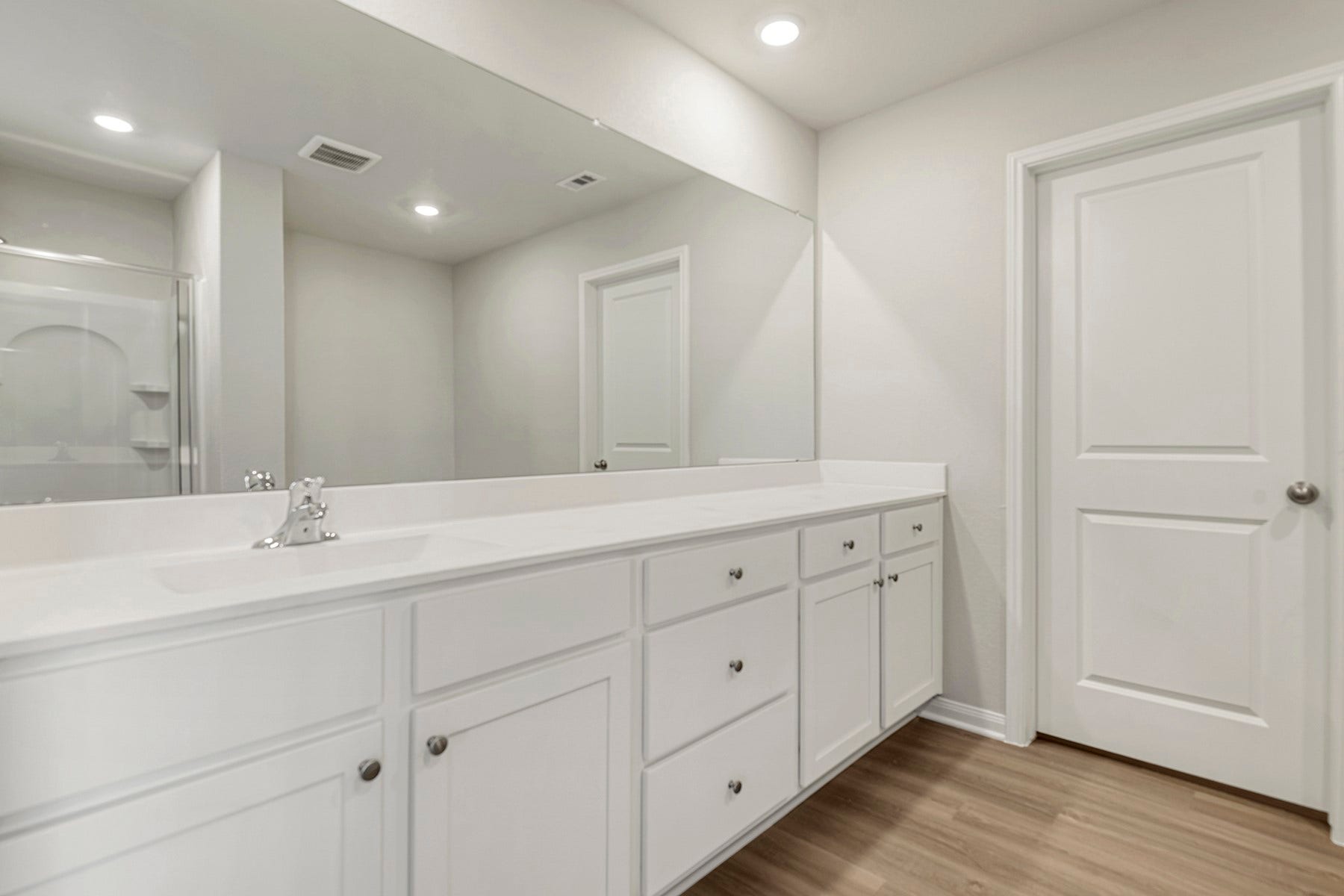 8320 Sunberry Shadow Drive, Houston, TX 77016 8320 Sunberry Shadow Drive, Houston, TX 77016