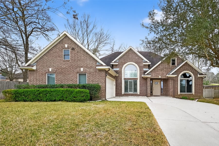 Property photo for 209 April Waters Drive W, Conroe, TX