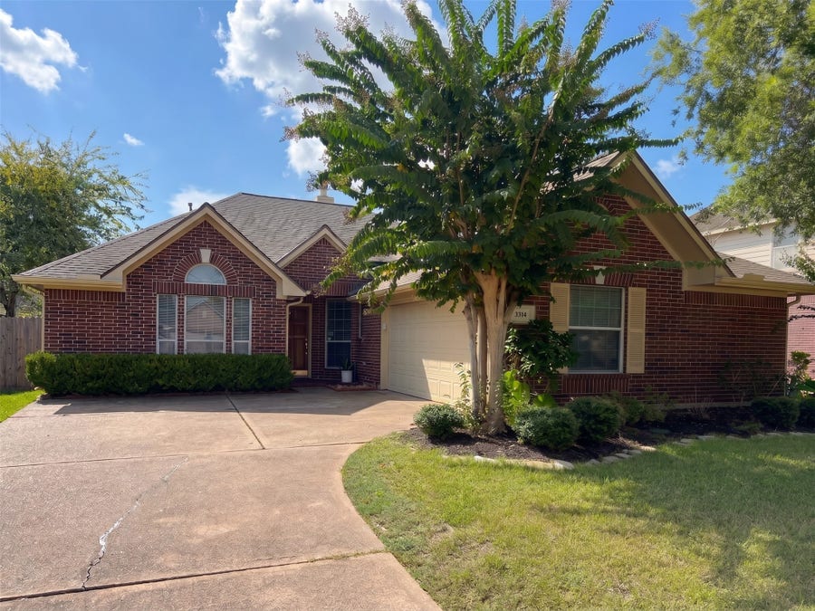 Property photo for 3314 Stonehurst Court, Pearland, TX