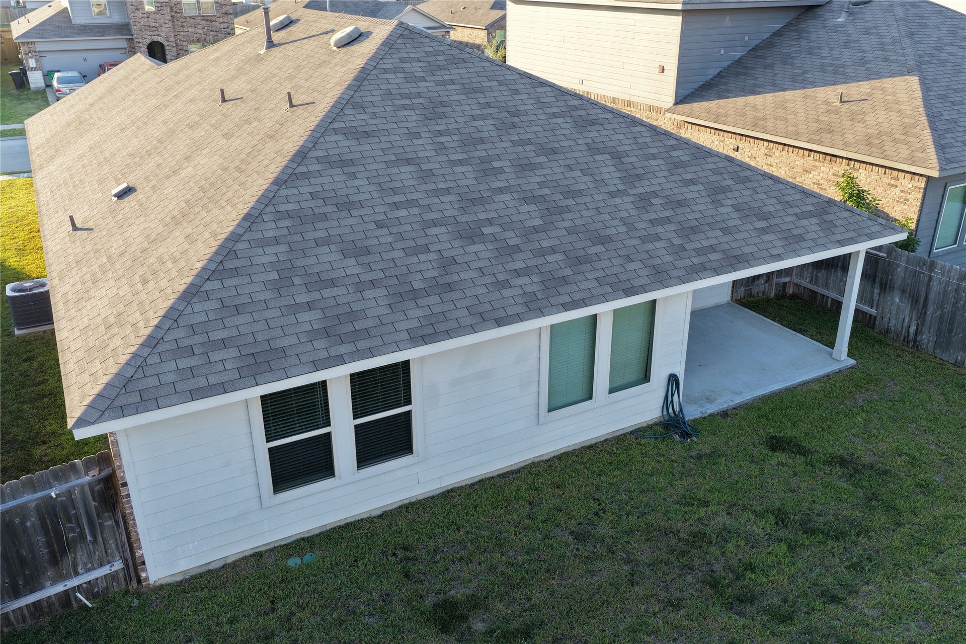 Rear exterior and roof view