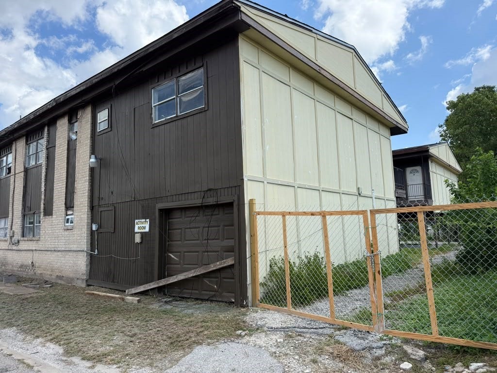 6636 Bellfort Street, Houston, TX 77087 6636 Bellfort Street, Houston, TX 77087