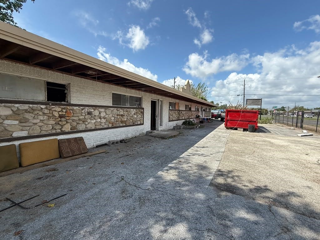 6636 Bellfort Street, Houston, TX 77087 6636 Bellfort Street, Houston, TX 77087