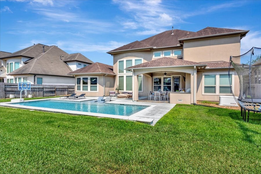 Property photo for 1310 Tamina Pass Lane, Friendswood, TX