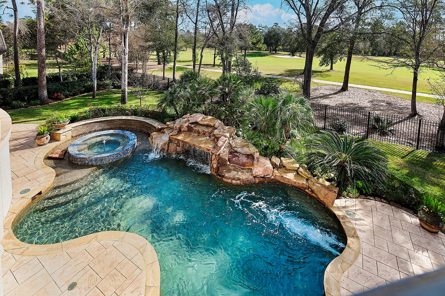 19 Hepplewhite Way, The Woodlands, TX 77382