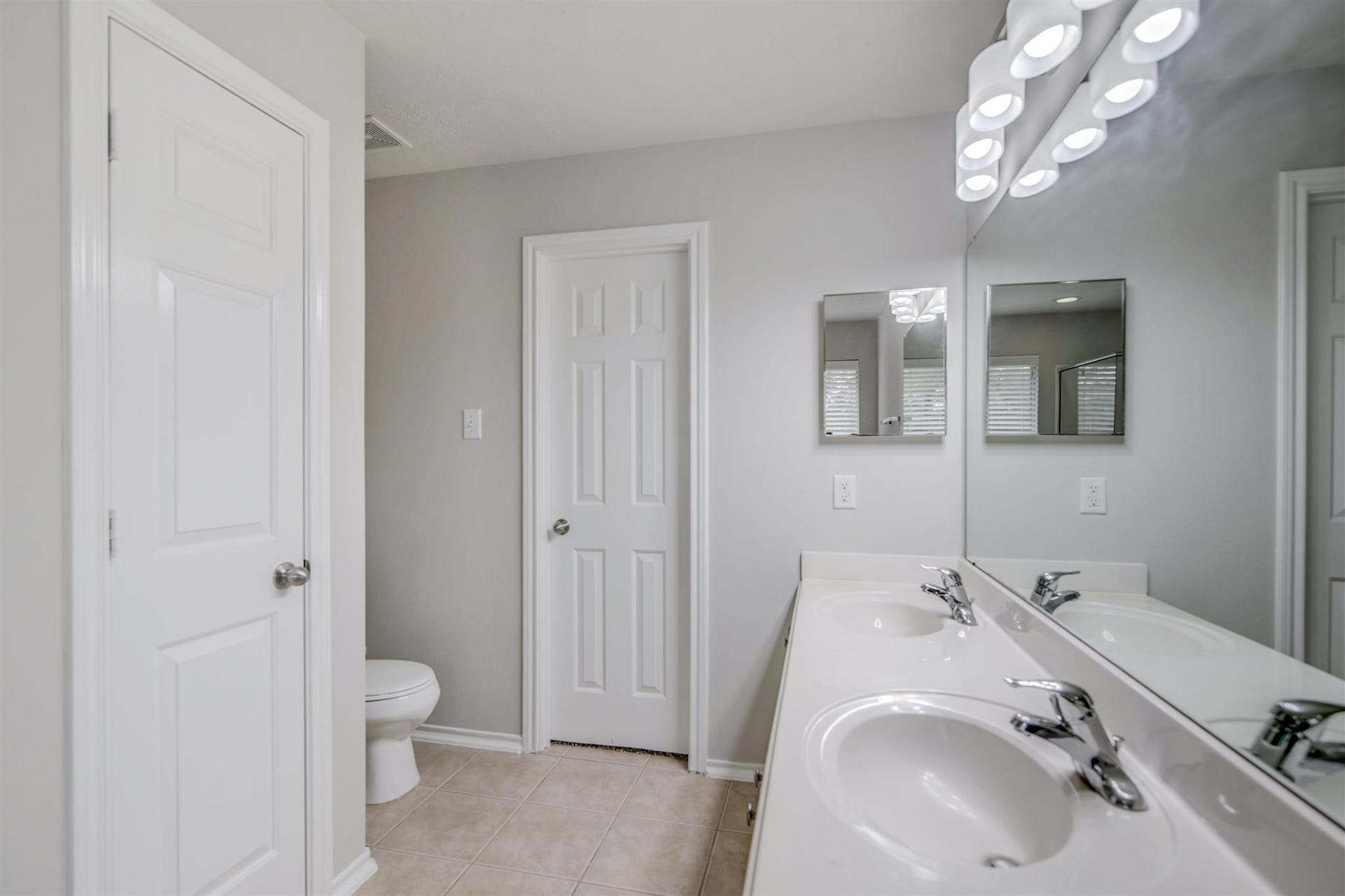 58 S Burberry Park Circle, The Woodlands, TX 77382 58 S Burberry Park Circle, The Woodlands, TX 77382