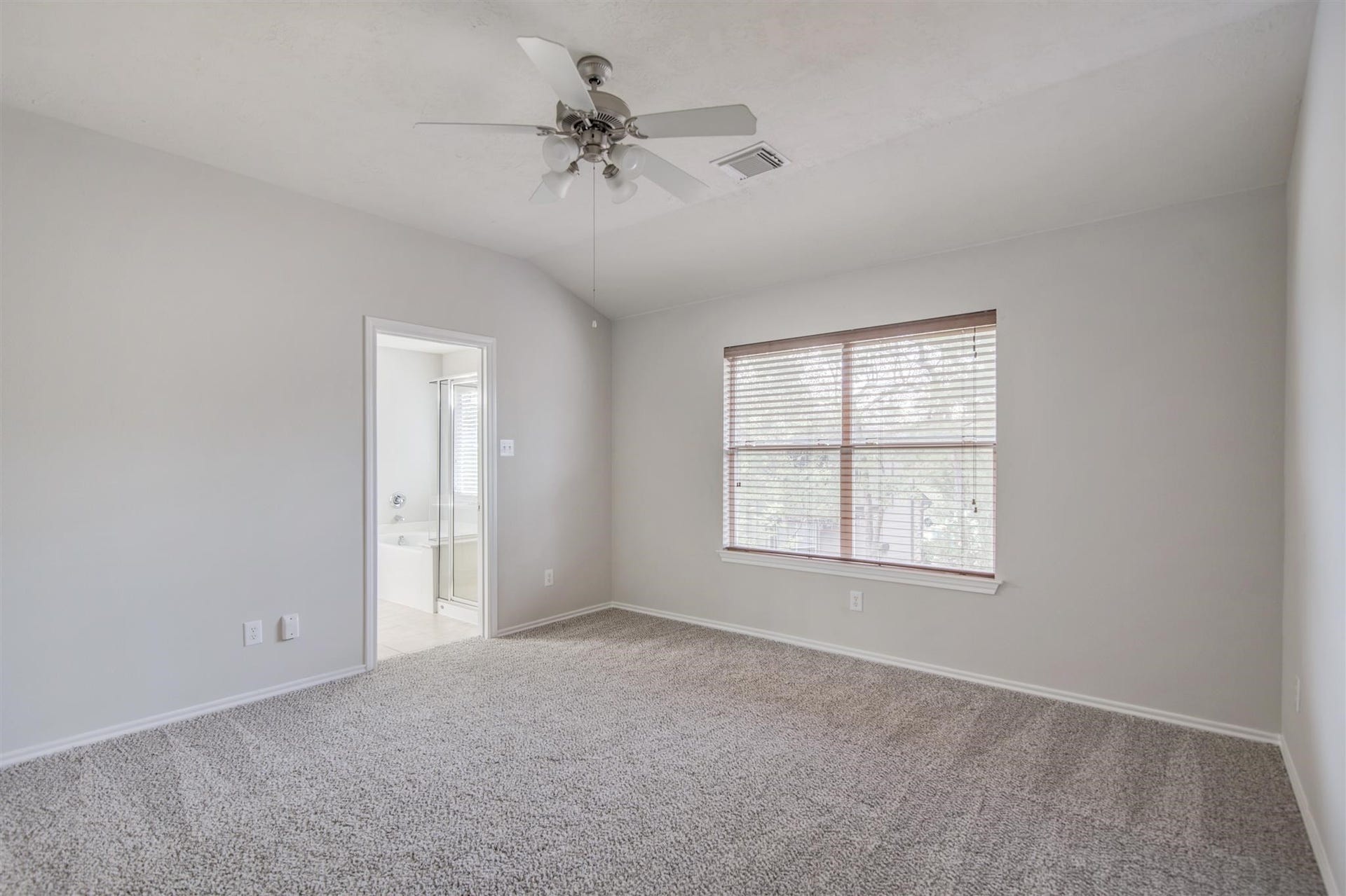 58 S Burberry Park Circle, The Woodlands, TX 77382 58 S Burberry Park Circle, The Woodlands, TX 77382