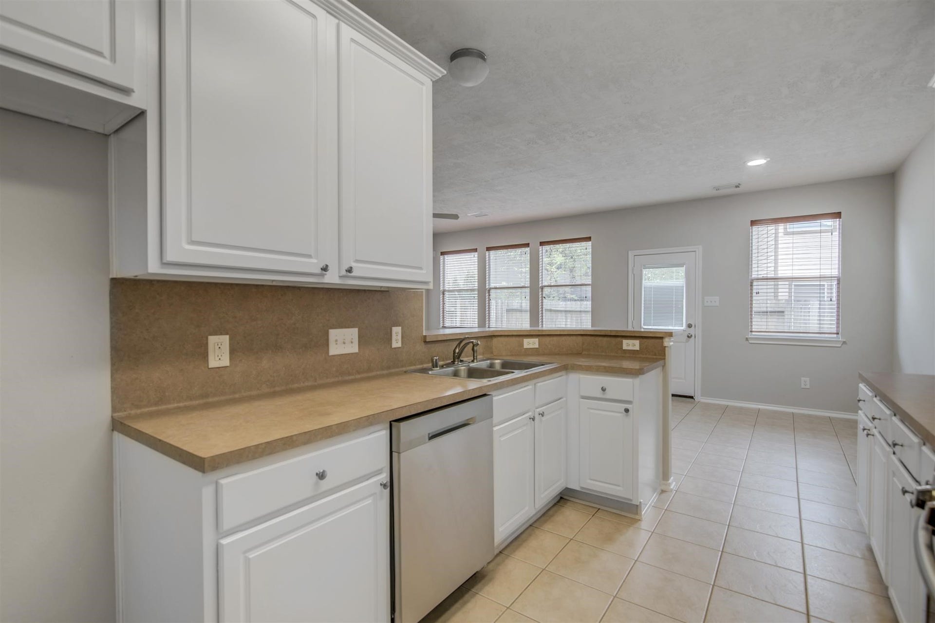 58 S Burberry Park Circle, The Woodlands, TX 77382 58 S Burberry Park Circle, The Woodlands, TX 77382