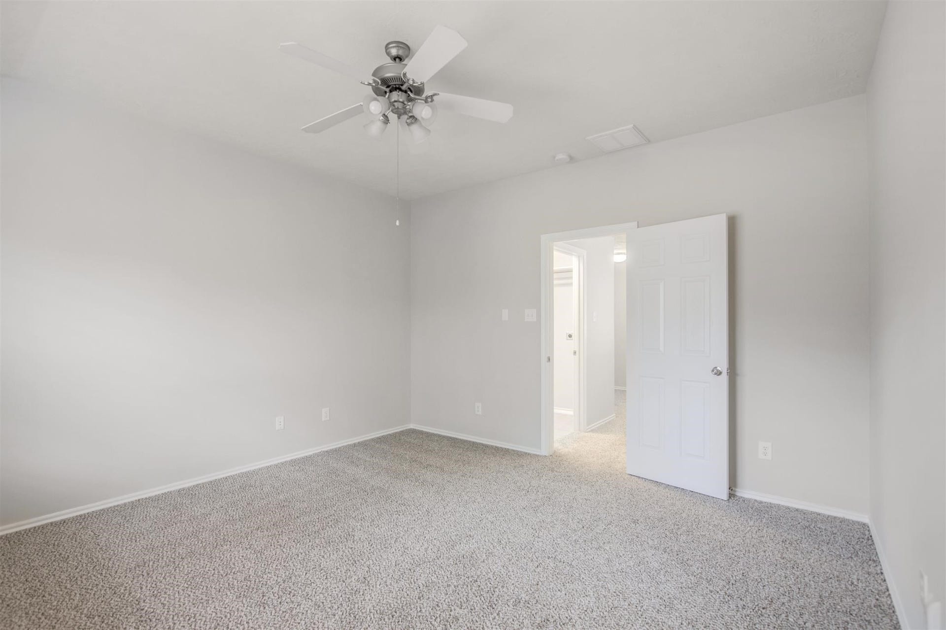58 S Burberry Park Circle, The Woodlands, TX 77382 58 S Burberry Park Circle, The Woodlands, TX 77382
