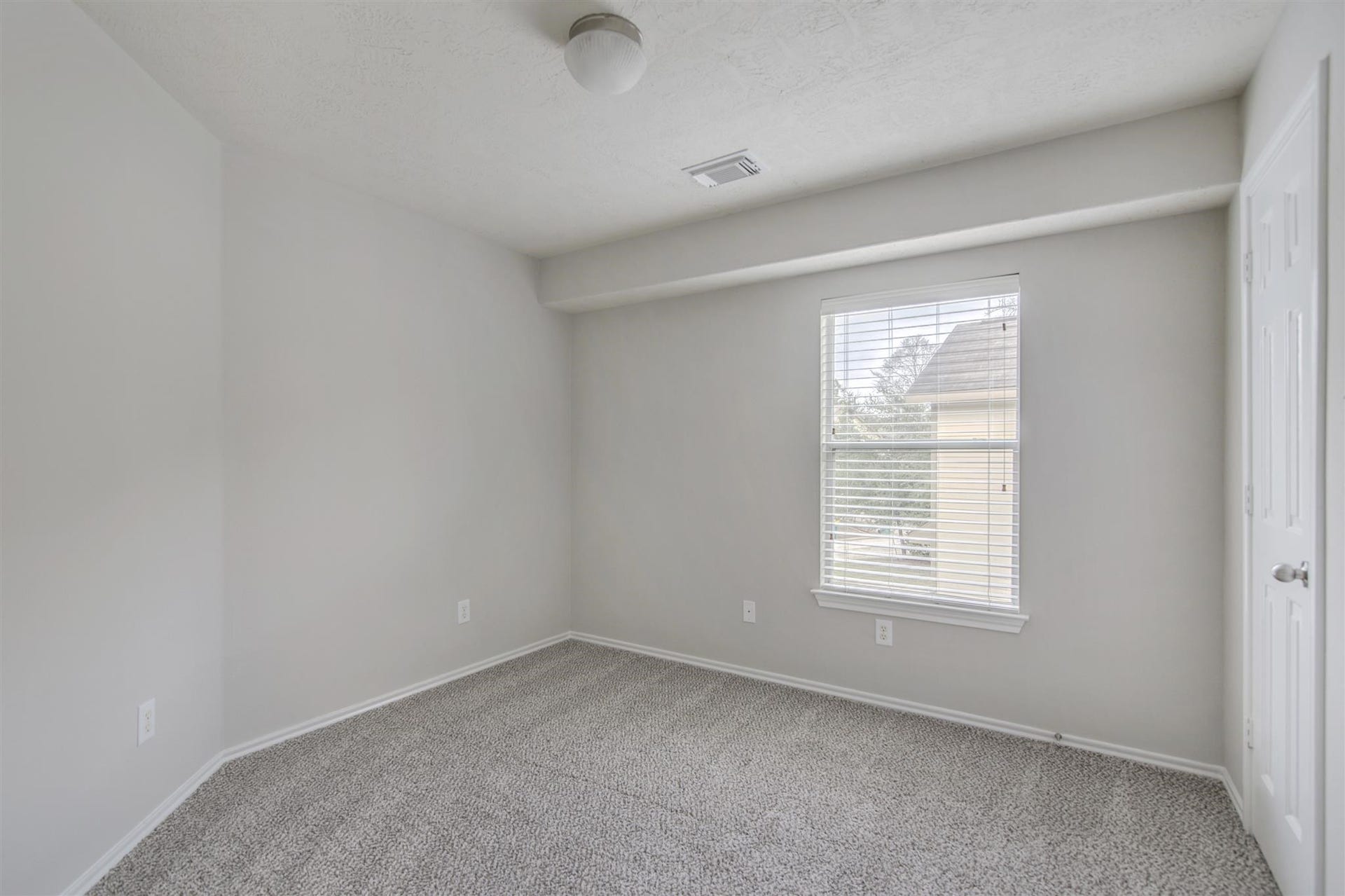 58 S Burberry Park Circle, The Woodlands, TX 77382 58 S Burberry Park Circle, The Woodlands, TX 77382