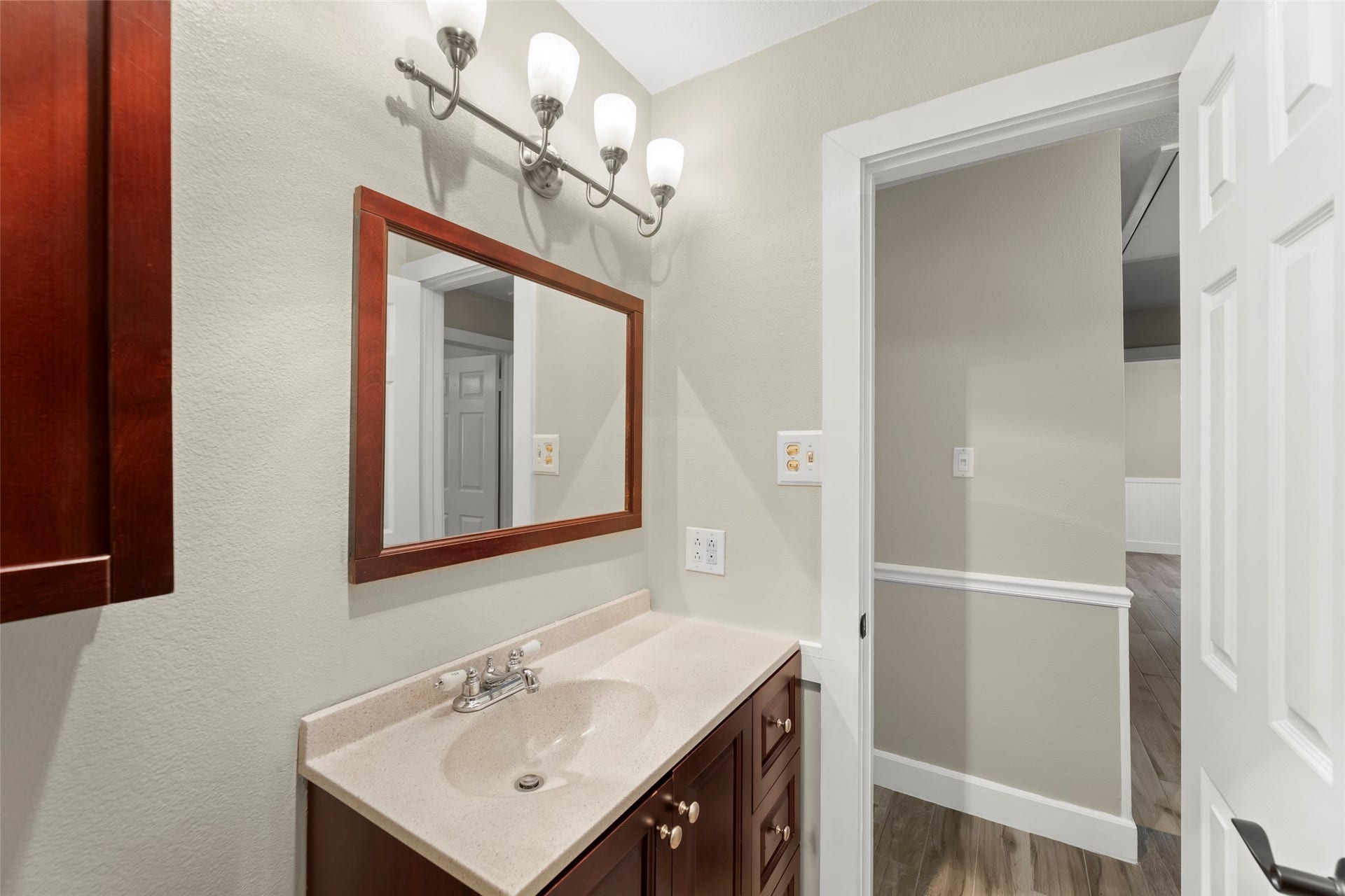 3419 Beasley Avenue, Needville, TX 77461 Bath