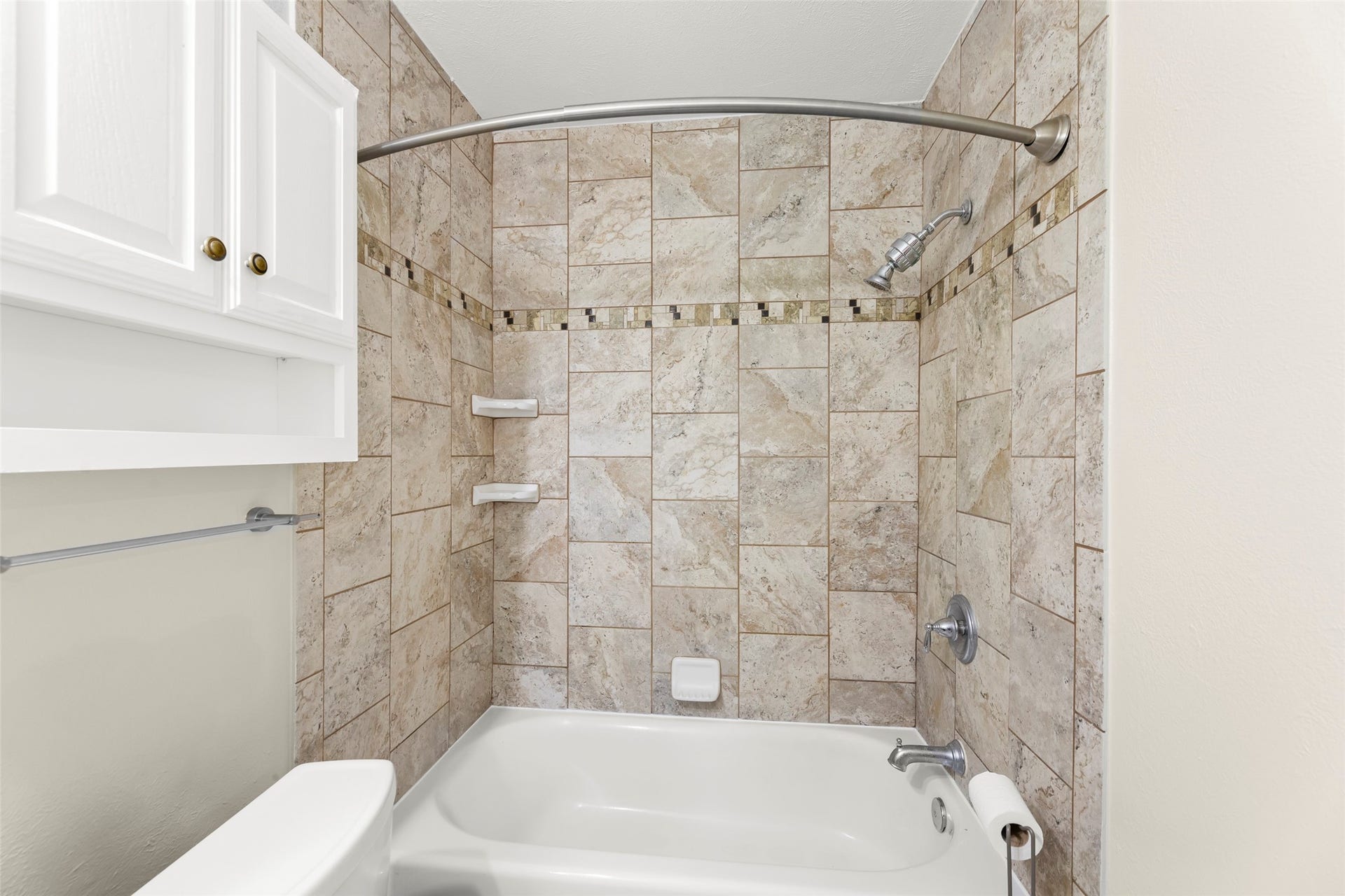 3419 Beasley Avenue, Needville, TX 77461 Bath