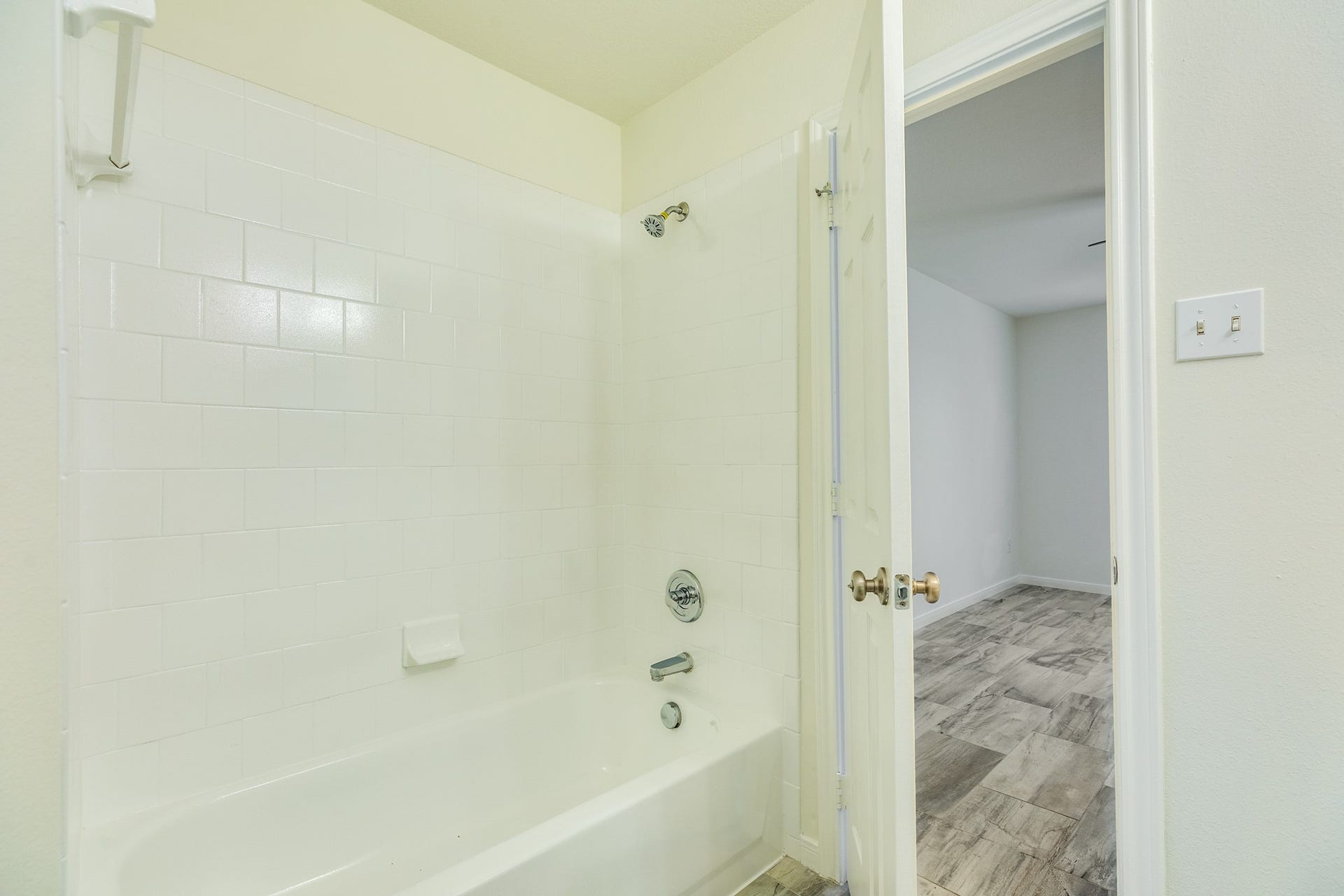 5061 Hauna Lane, Dickinson, TX 77539 5061 Hauna Lane, Dickinson, TX 77539