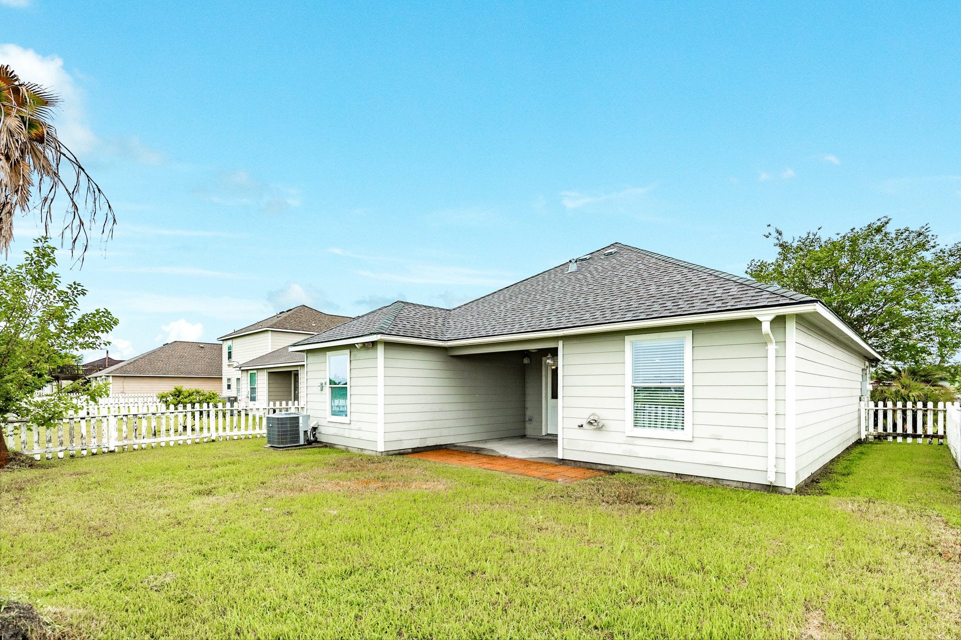 5061 Hauna Lane, Dickinson, TX 77539 5061 Hauna Lane, Dickinson, TX 77539