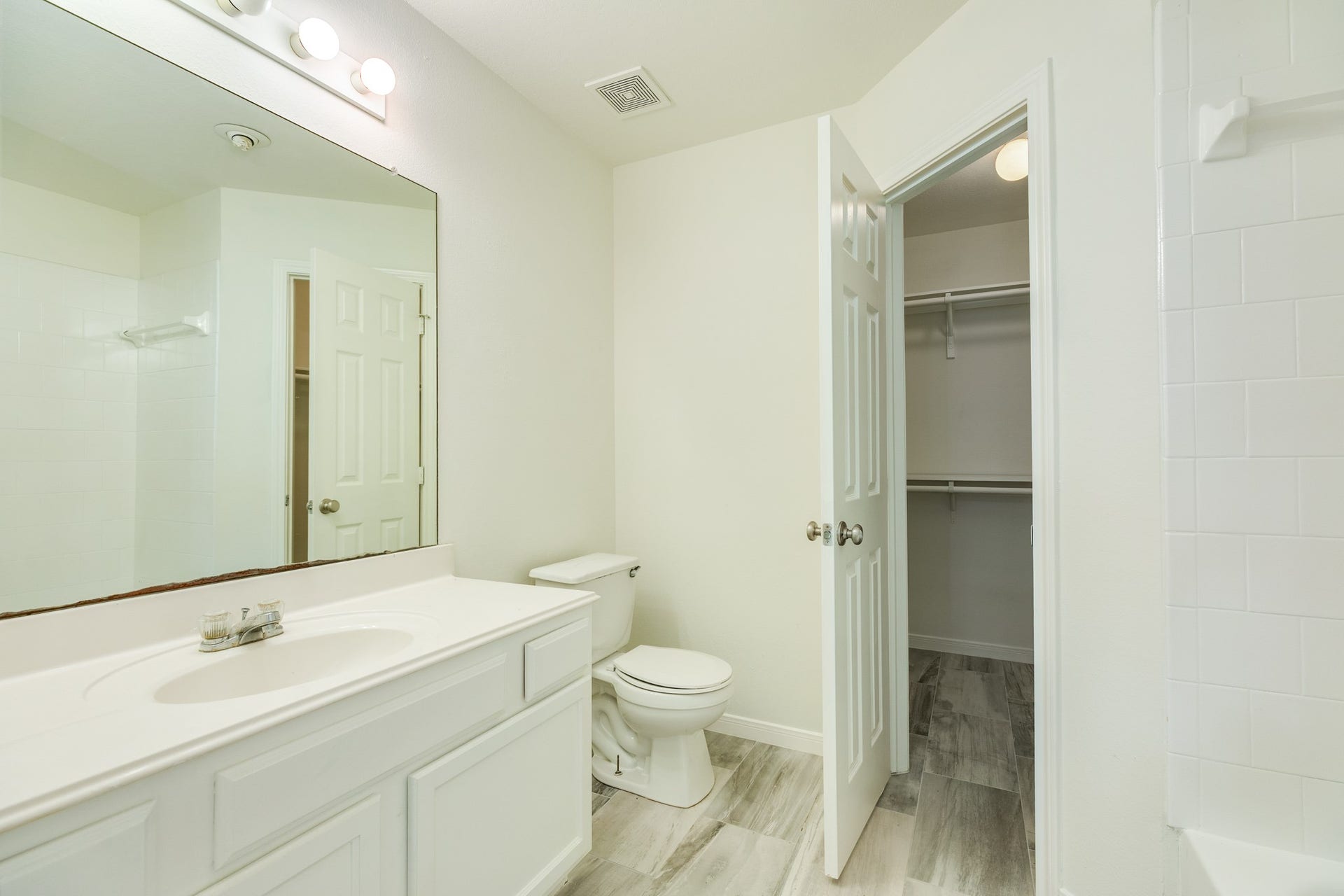 5061 Hauna Lane, Dickinson, TX 77539 5061 Hauna Lane, Dickinson, TX 77539