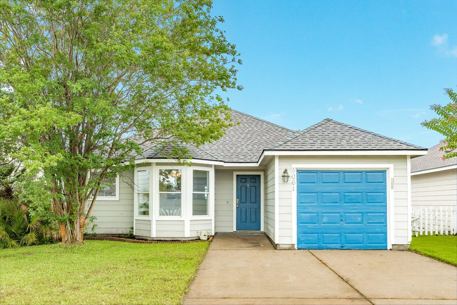 Property photo for 5061 Hauna Lane, Dickinson, TX