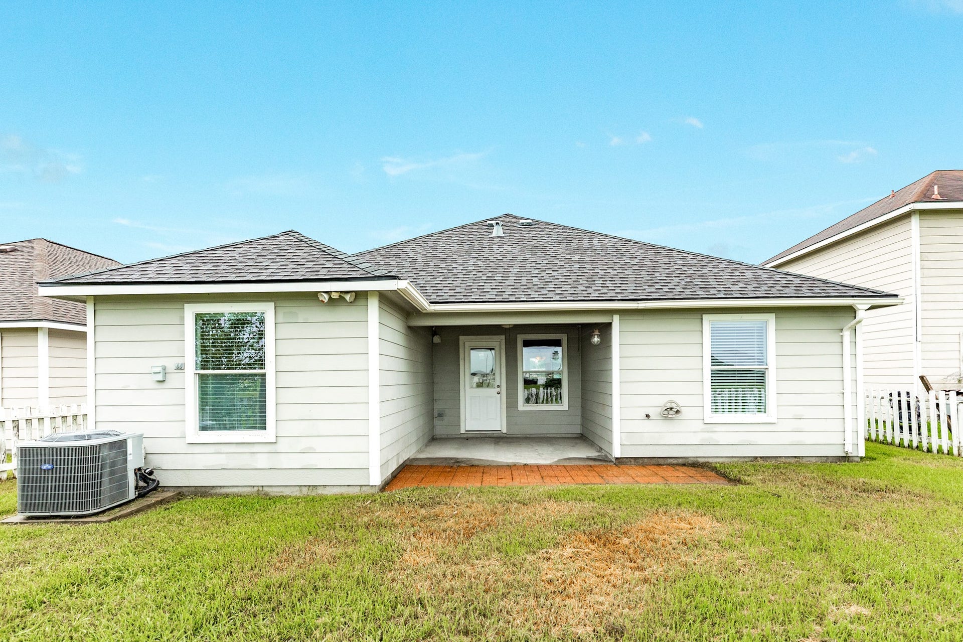 5061 Hauna Lane, Dickinson, TX 77539 5061 Hauna Lane, Dickinson, TX 77539