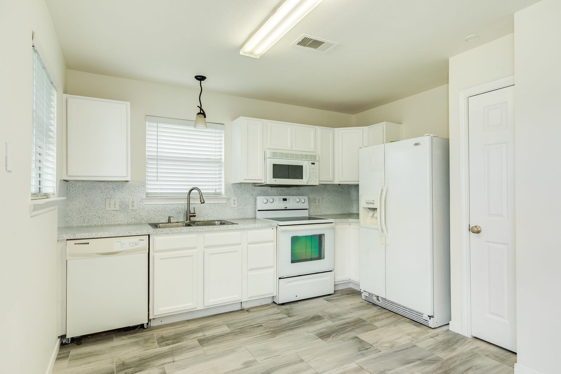 5061 Hauna Lane, Dickinson, TX 77539 5061 Hauna Lane, Dickinson, TX 77539