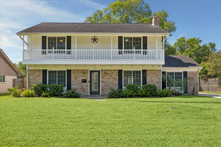 Property photo for 426 Pebblebrook Drive, Seabrook, TX