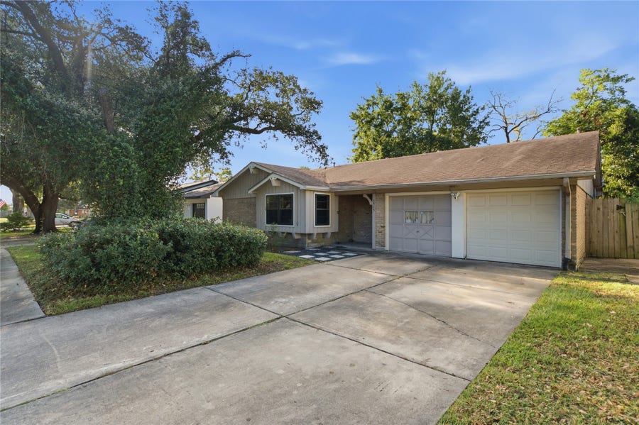 Property photo for 5915 Black Maple Lane, Houston, TX