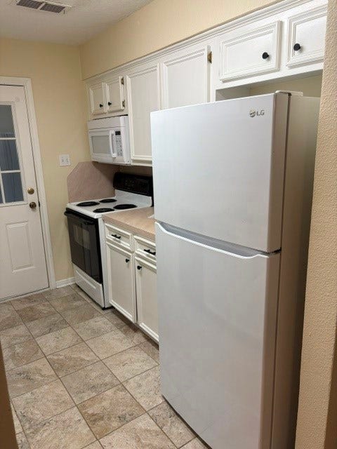 8029 Lawrence Street, Hitchcock, TX 77563 8029 Lawrence Street, Hitchcock, TX 77563