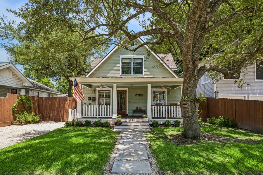 Property photo for 1510 Columbia Street, Houston, TX