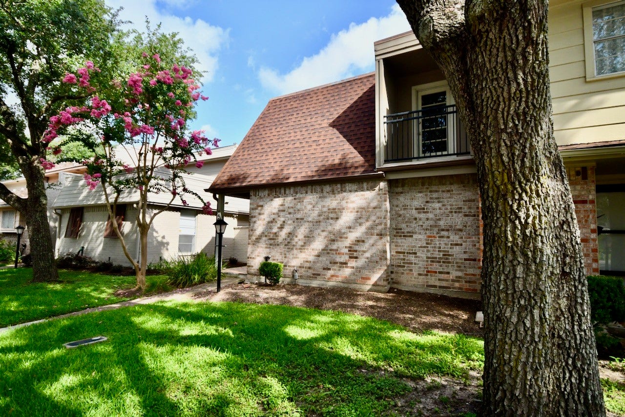 4404 Basswood Lane, Bellaire, TX 77401 4404 Basswood Lane, Bellaire, TX 77401