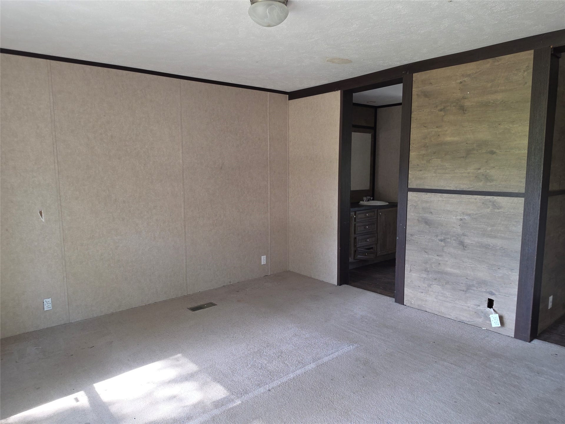 20527 Lake Forest Drive E, Guy, TX 77444