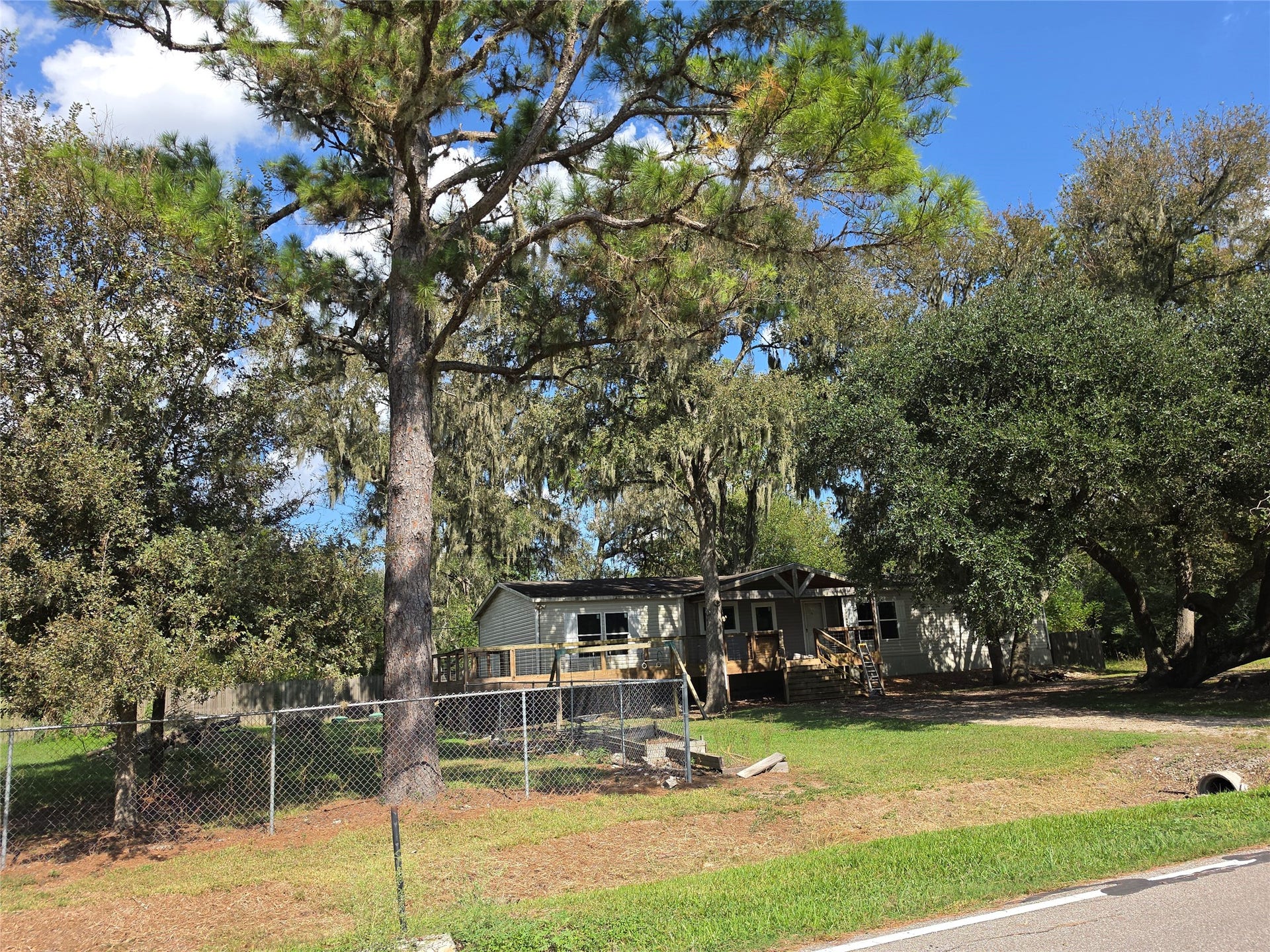 20527 Lake Forest Drive E, Guy, TX 77444