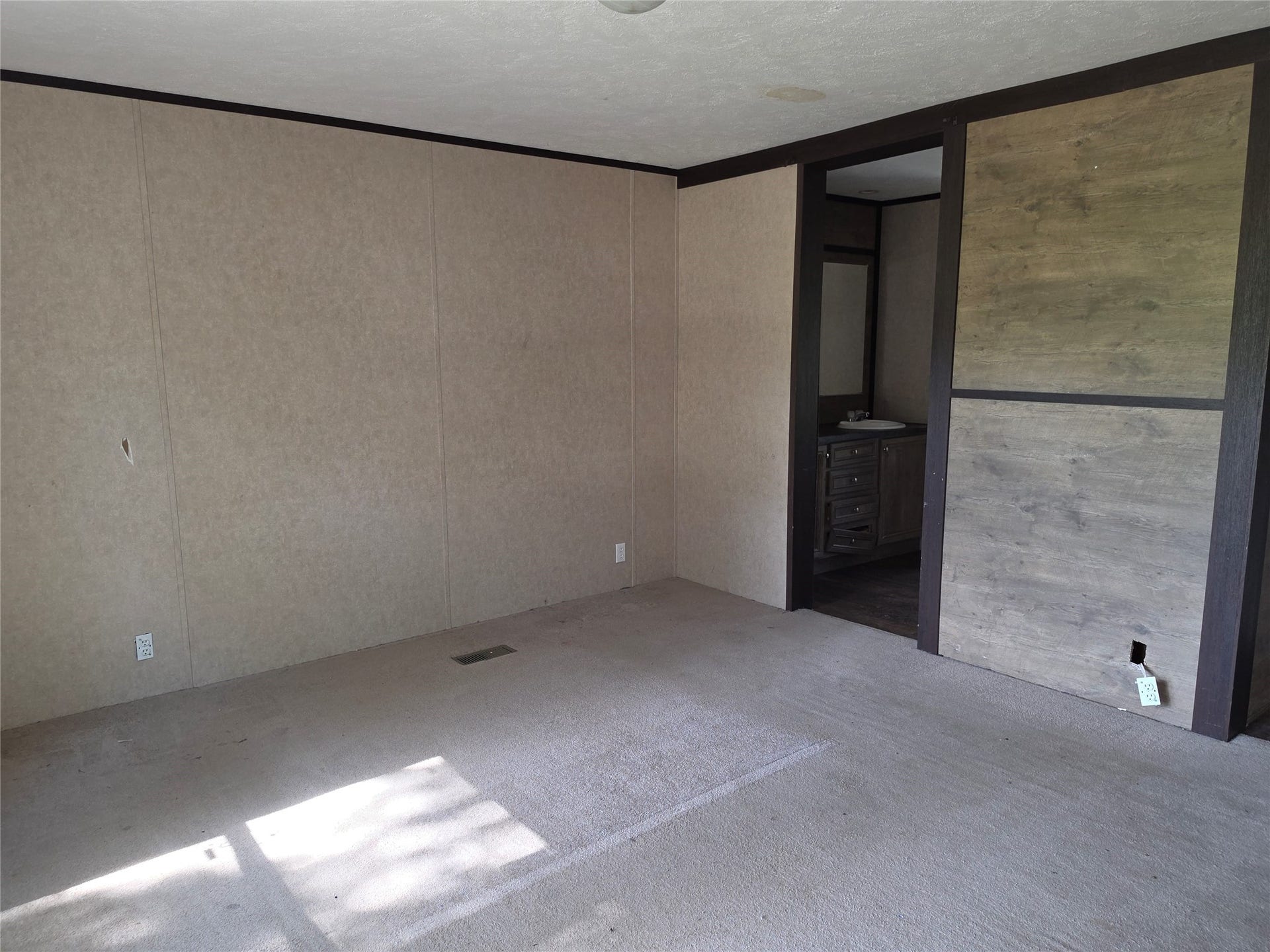 20527 Lake Forest Drive E, Guy, TX 77444