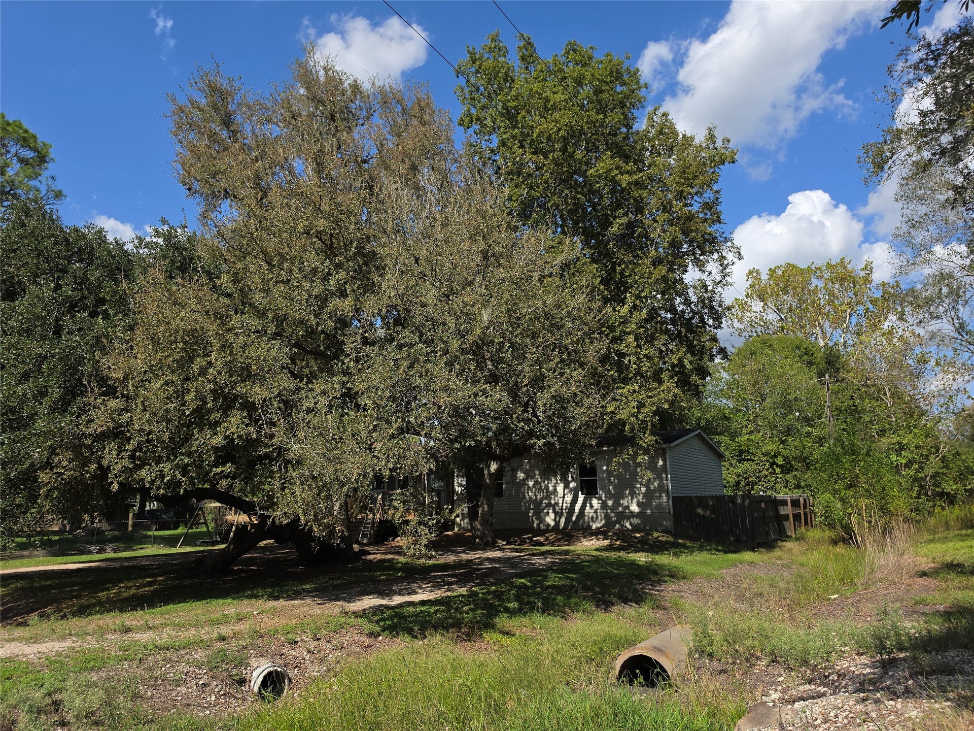 20527 Lake Forest Drive E, Guy, TX 77444
