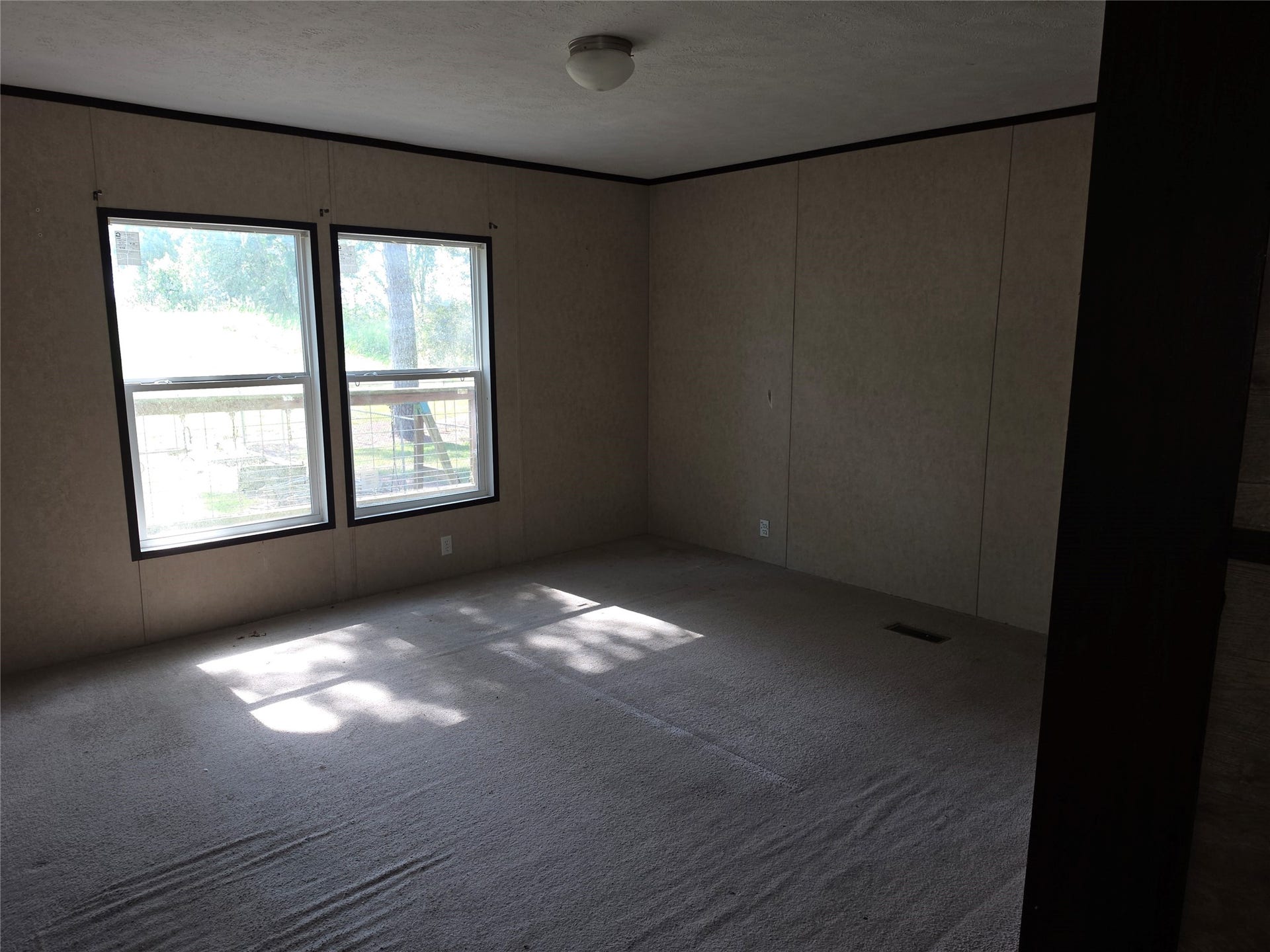 20527 Lake Forest Drive E, Guy, TX 77444