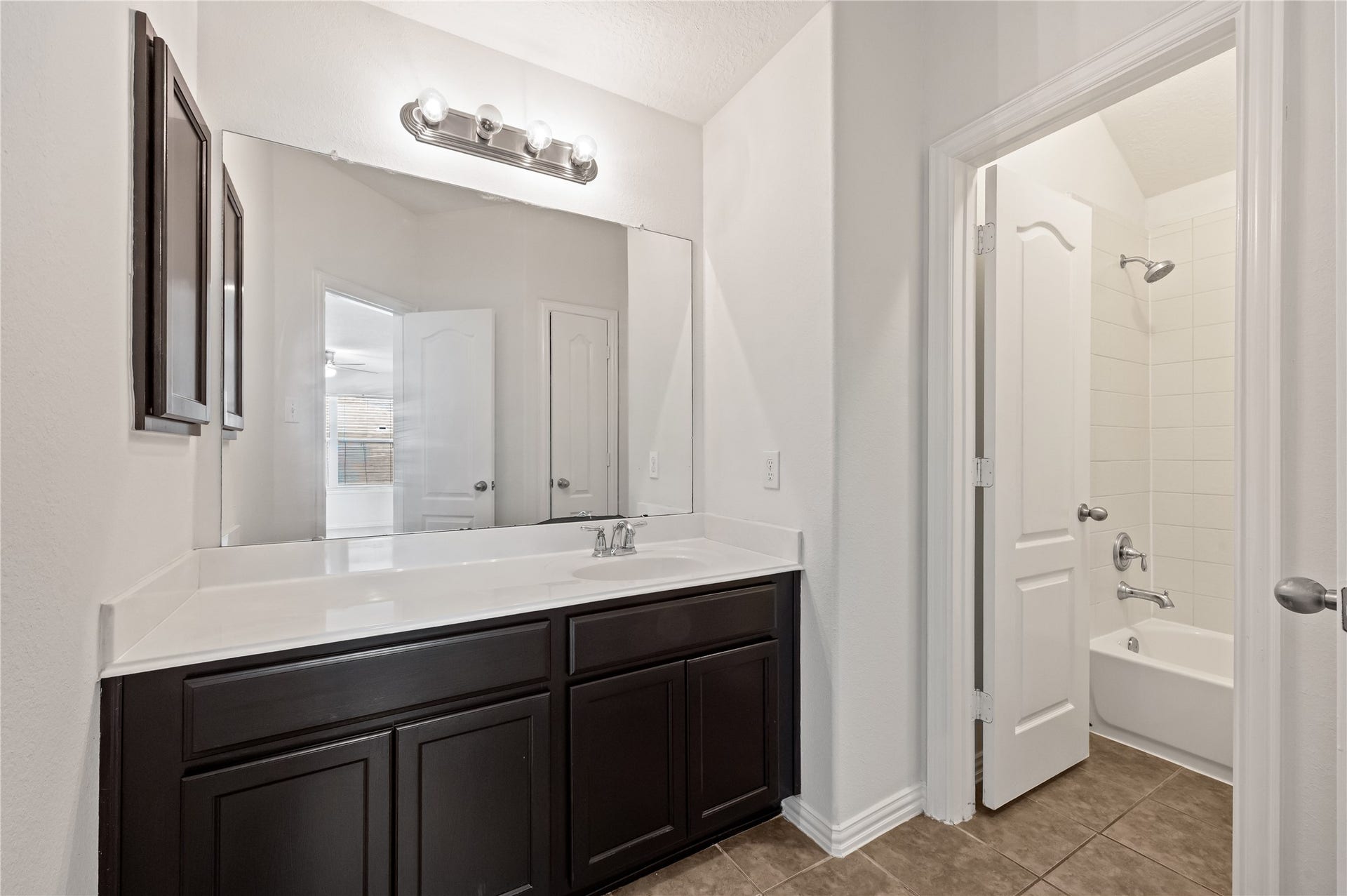 19911 Pemetic Trail, Richmond, TX 77407 Secondary Full Bathroom