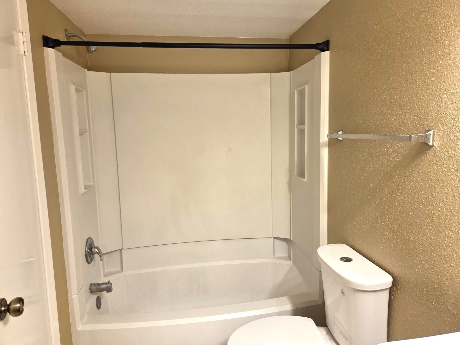 2nd Full Bathroom.