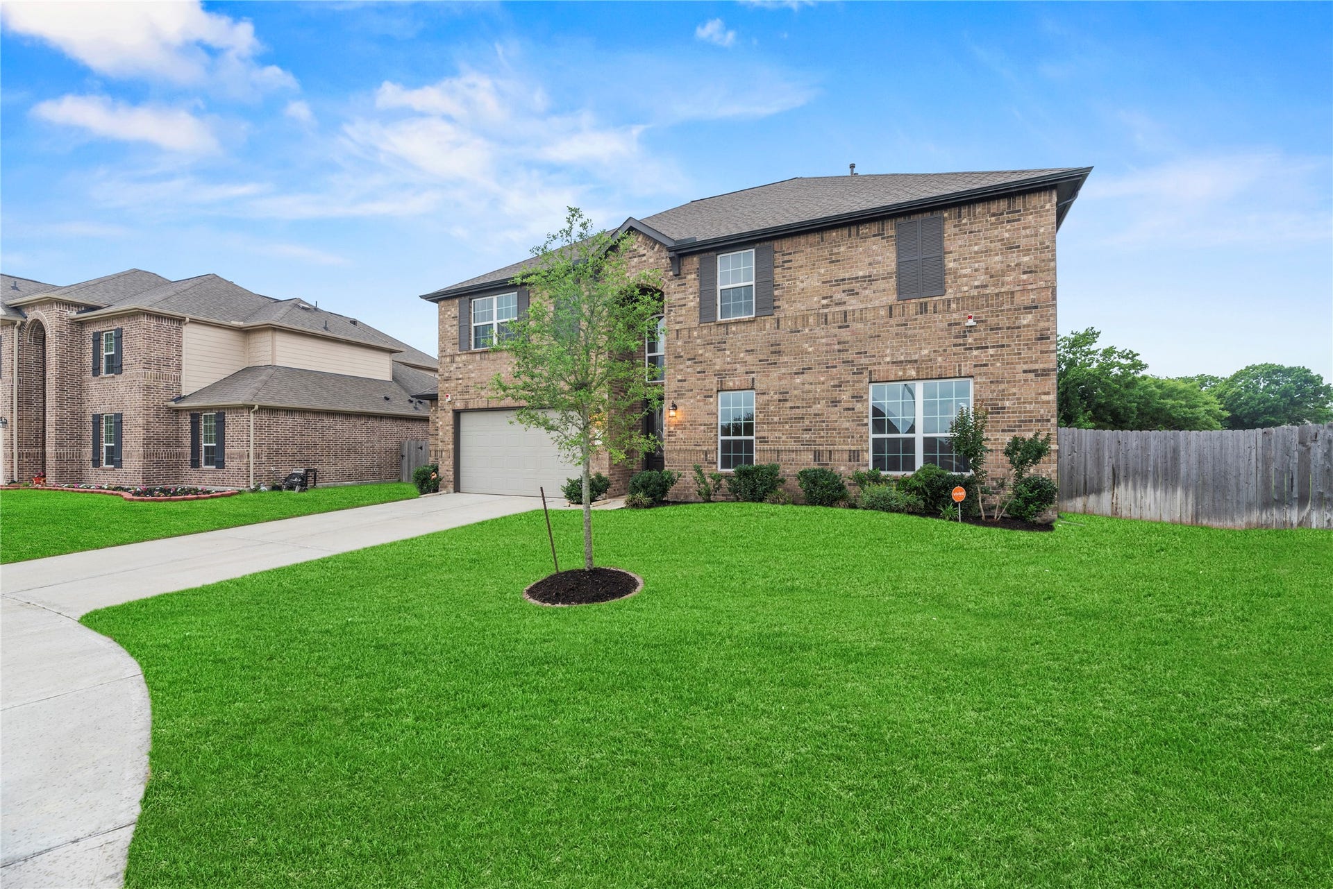 2411 Jitterbug Lane, Katy, TX 77493 Welcome home to this gorgeous 2 story home located in the charming Lilac Bend community.