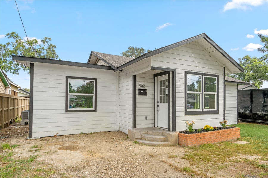 Property photo for 909 Knight Street, Houston, TX