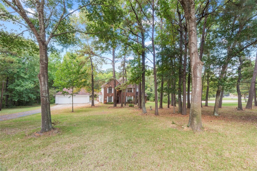 Property photo for 6702 W Bluff Drive, Magnolia, TX