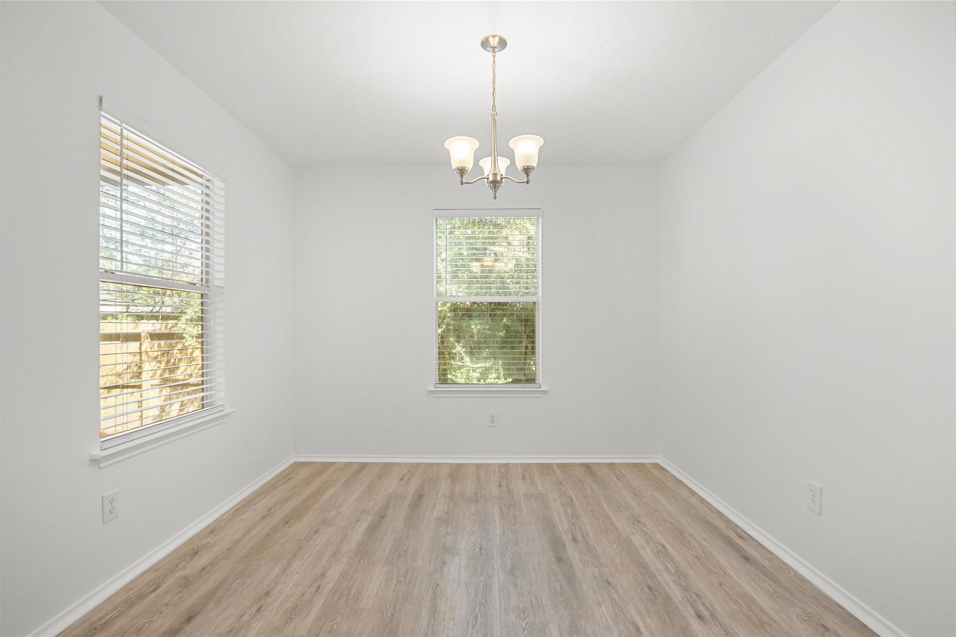 115 S Vesper Bend Circle, Spring, TX 77382 115 S Vesper Bend Circle, Spring, TX 77382