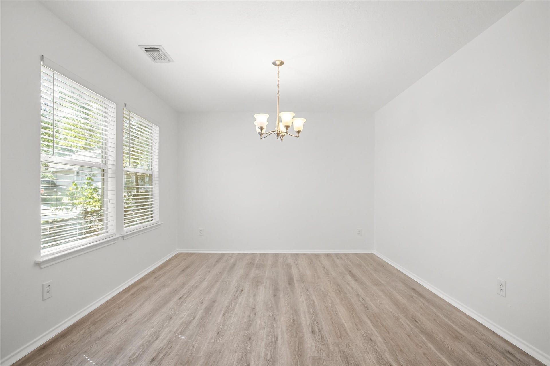 115 S Vesper Bend Circle, Spring, TX 77382 115 S Vesper Bend Circle, Spring, TX 77382