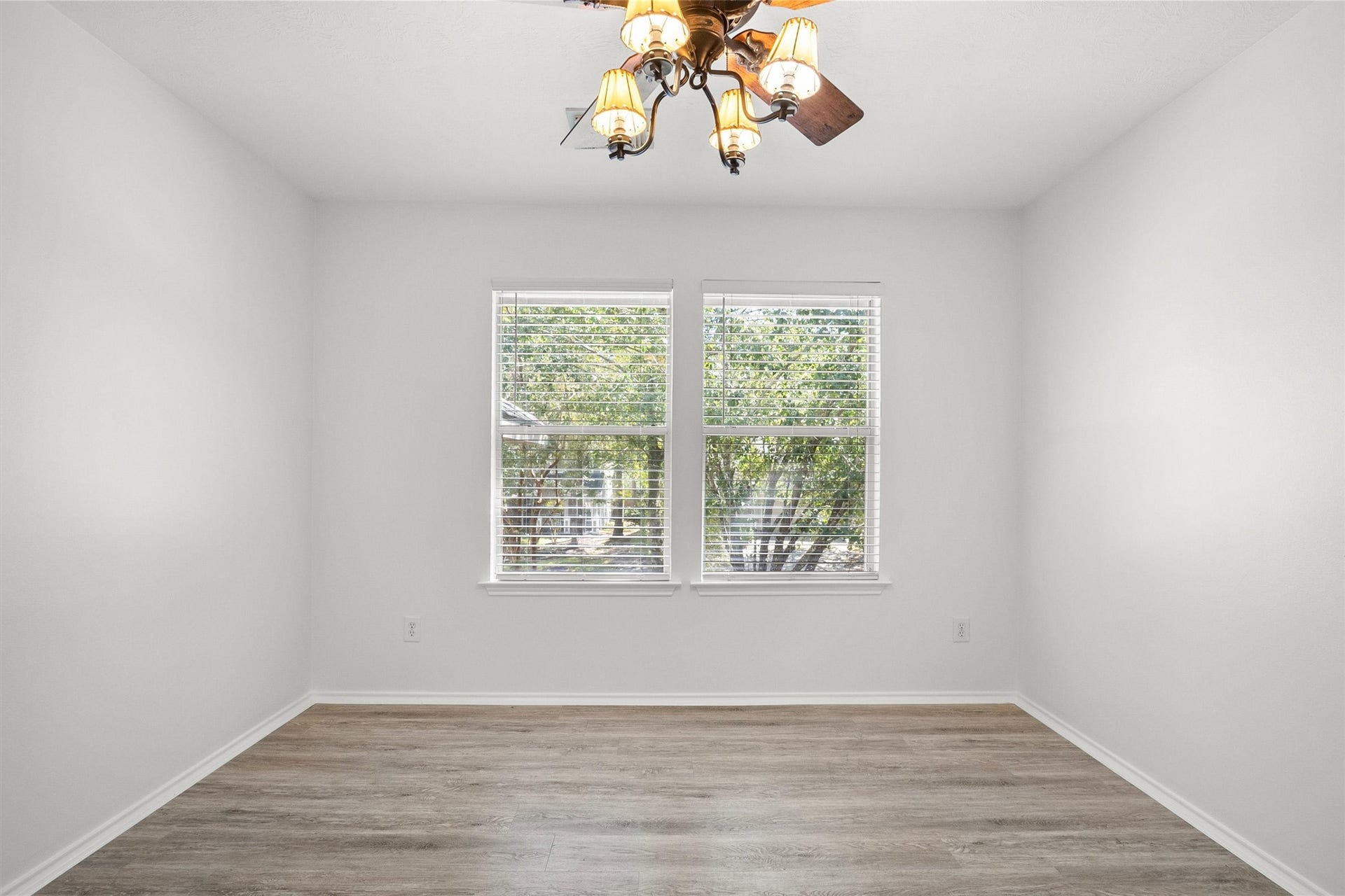 115 S Vesper Bend Circle, Spring, TX 77382 115 S Vesper Bend Circle, Spring, TX 77382