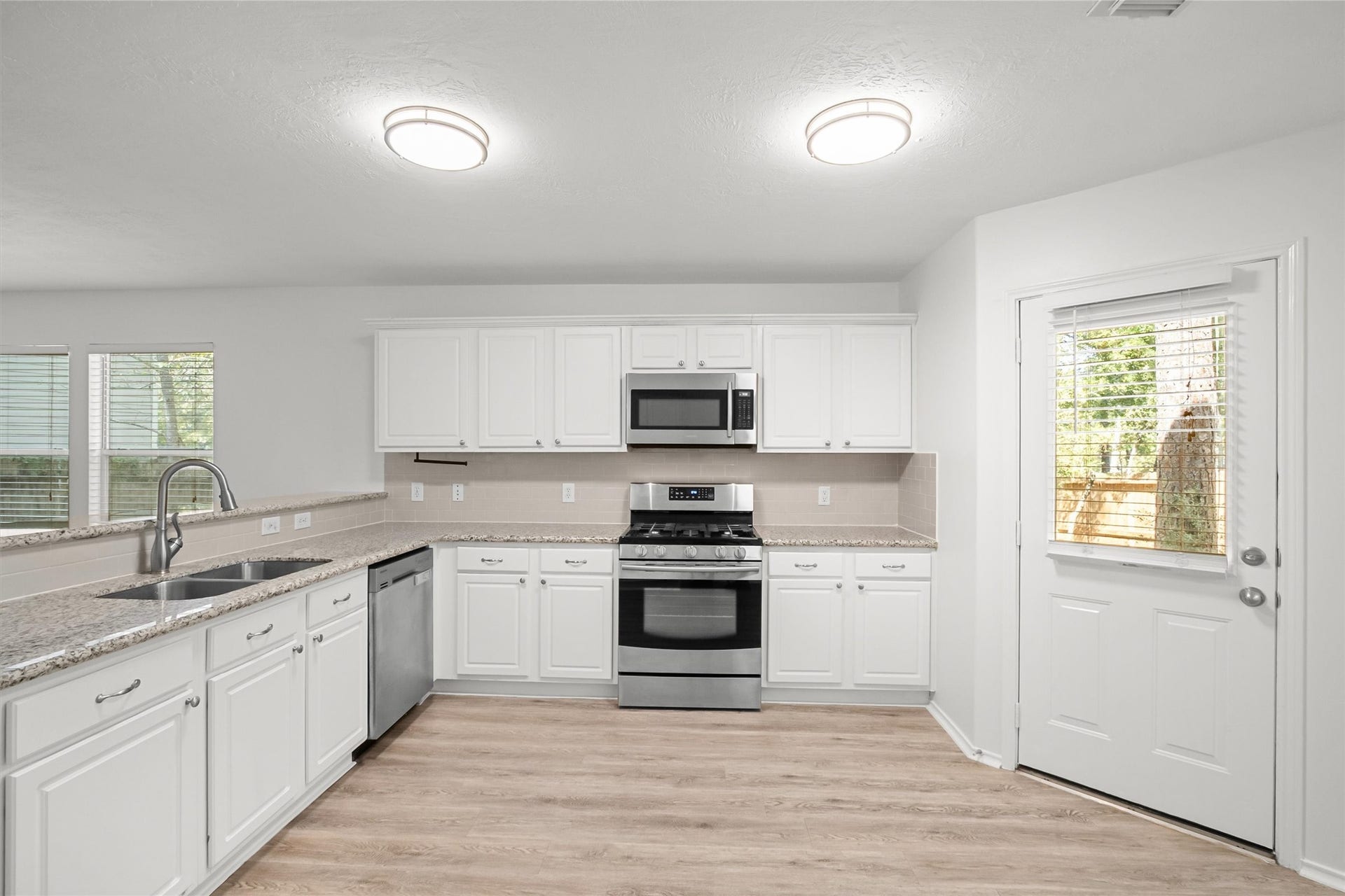 115 S Vesper Bend Circle, Spring, TX 77382 115 S Vesper Bend Circle, Spring, TX 77382