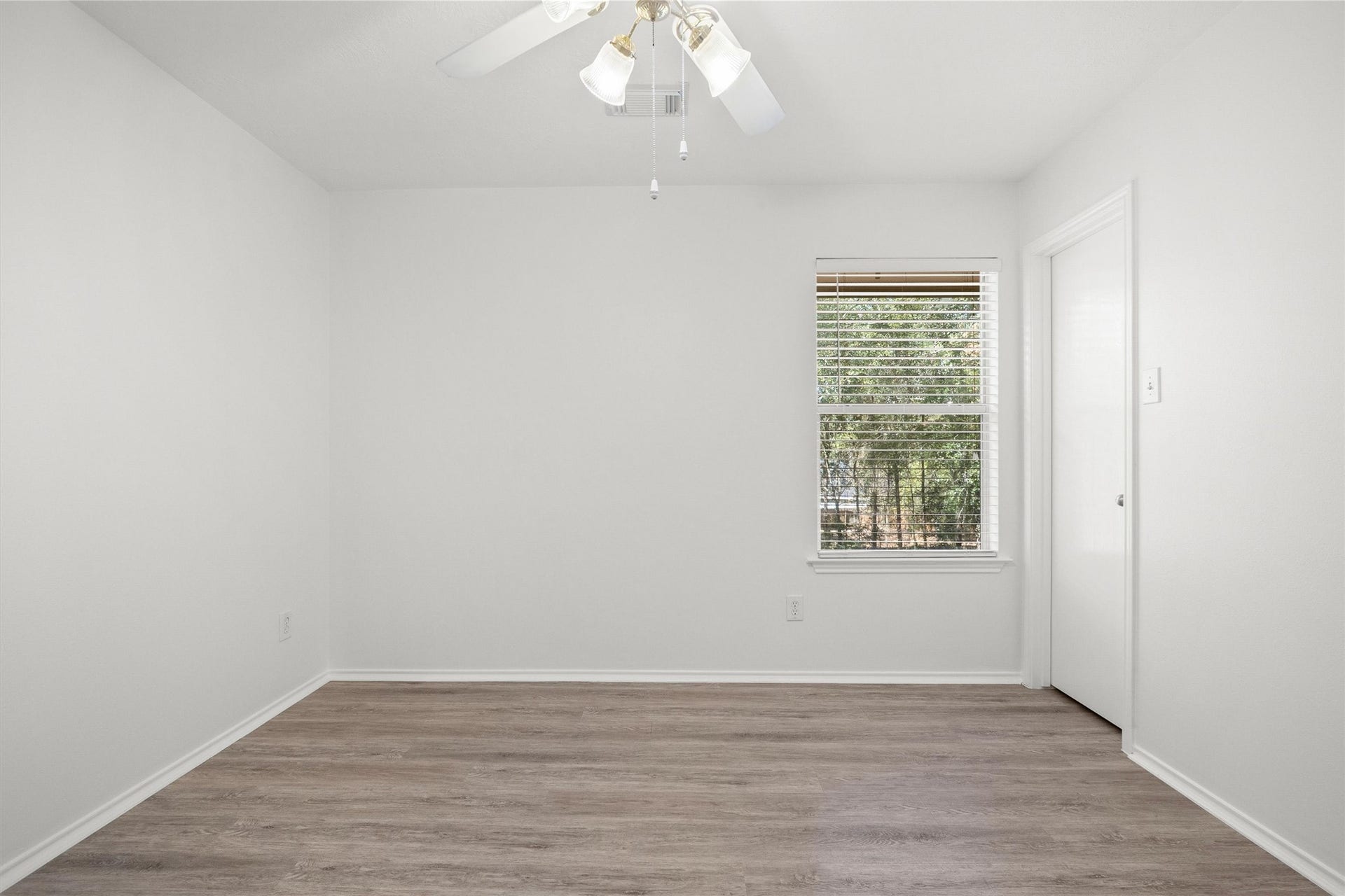 115 S Vesper Bend Circle, Spring, TX 77382 115 S Vesper Bend Circle, Spring, TX 77382