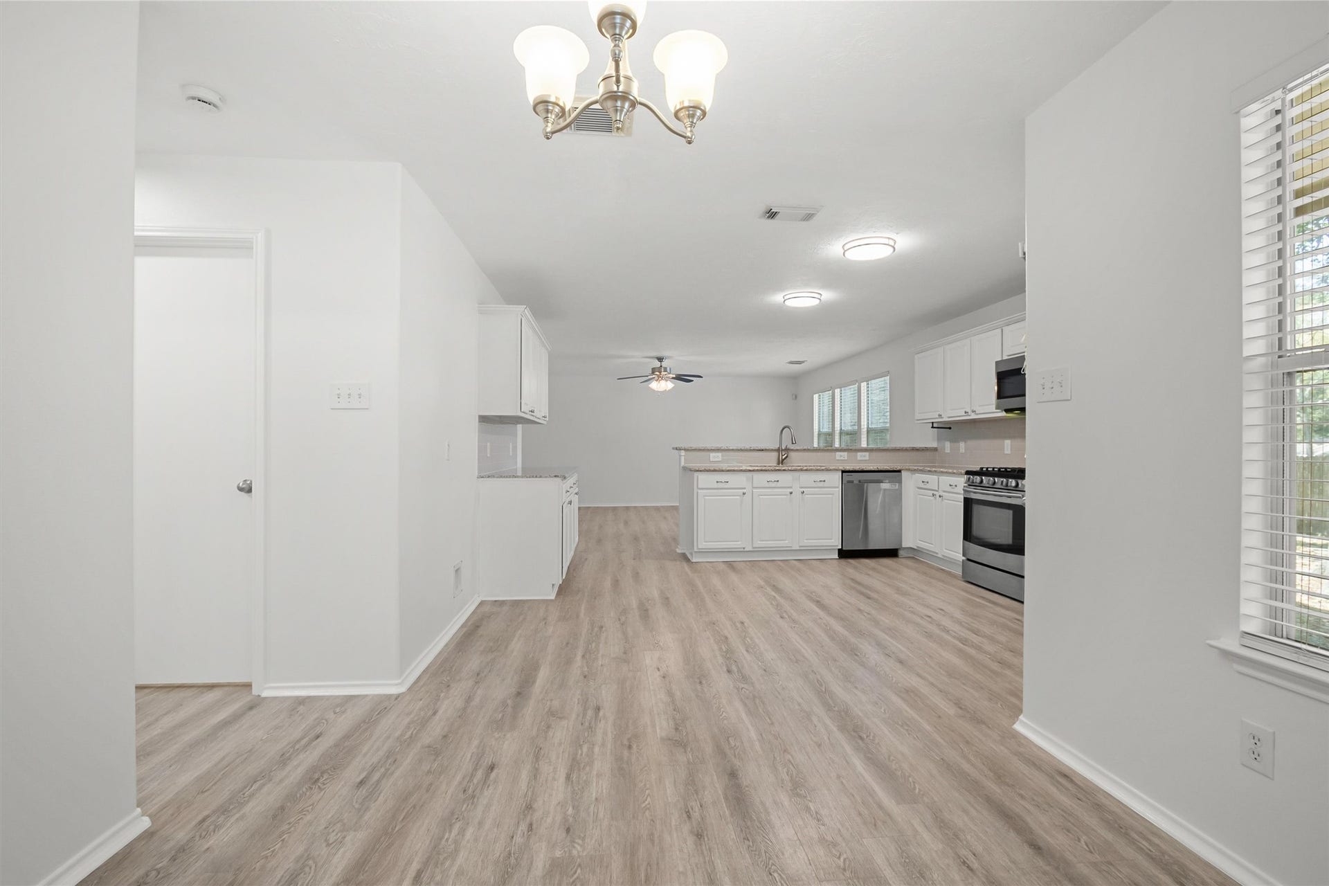 115 S Vesper Bend Circle, Spring, TX 77382 115 S Vesper Bend Circle, Spring, TX 77382