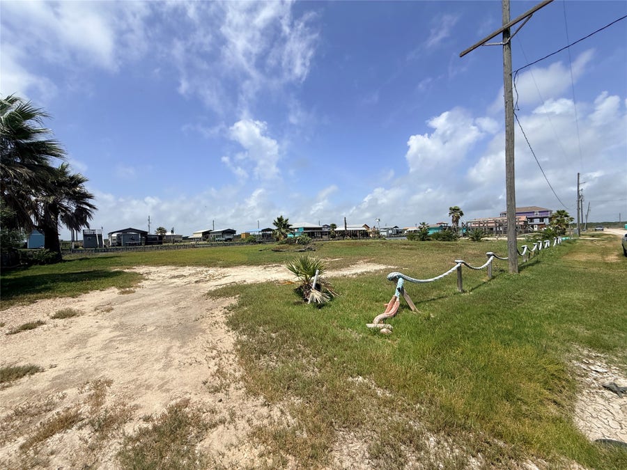 Property photo for 1495 Mabry St Street, Gilchrist, TX