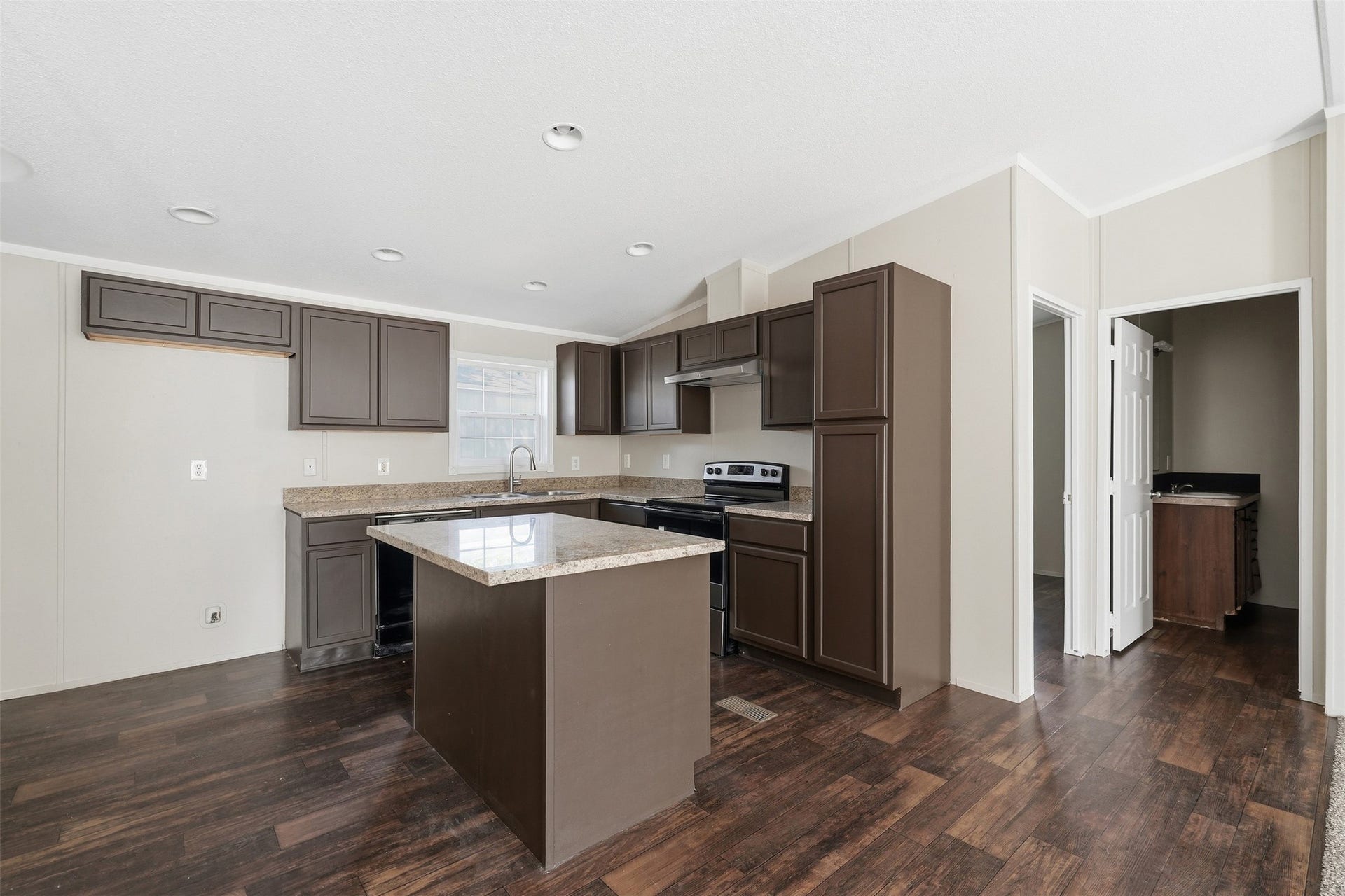 114 Dolphin Harbor N, Baytown, TX 77523 114 Dolphin Harbor N, Baytown, TX 77523
