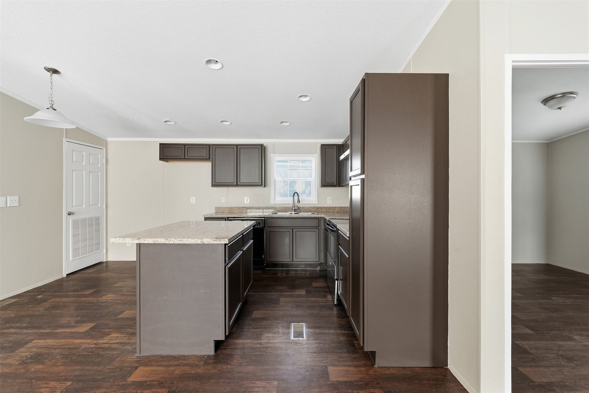 114 Dolphin Harbor N, Baytown, TX 77523 114 Dolphin Harbor N, Baytown, TX 77523
