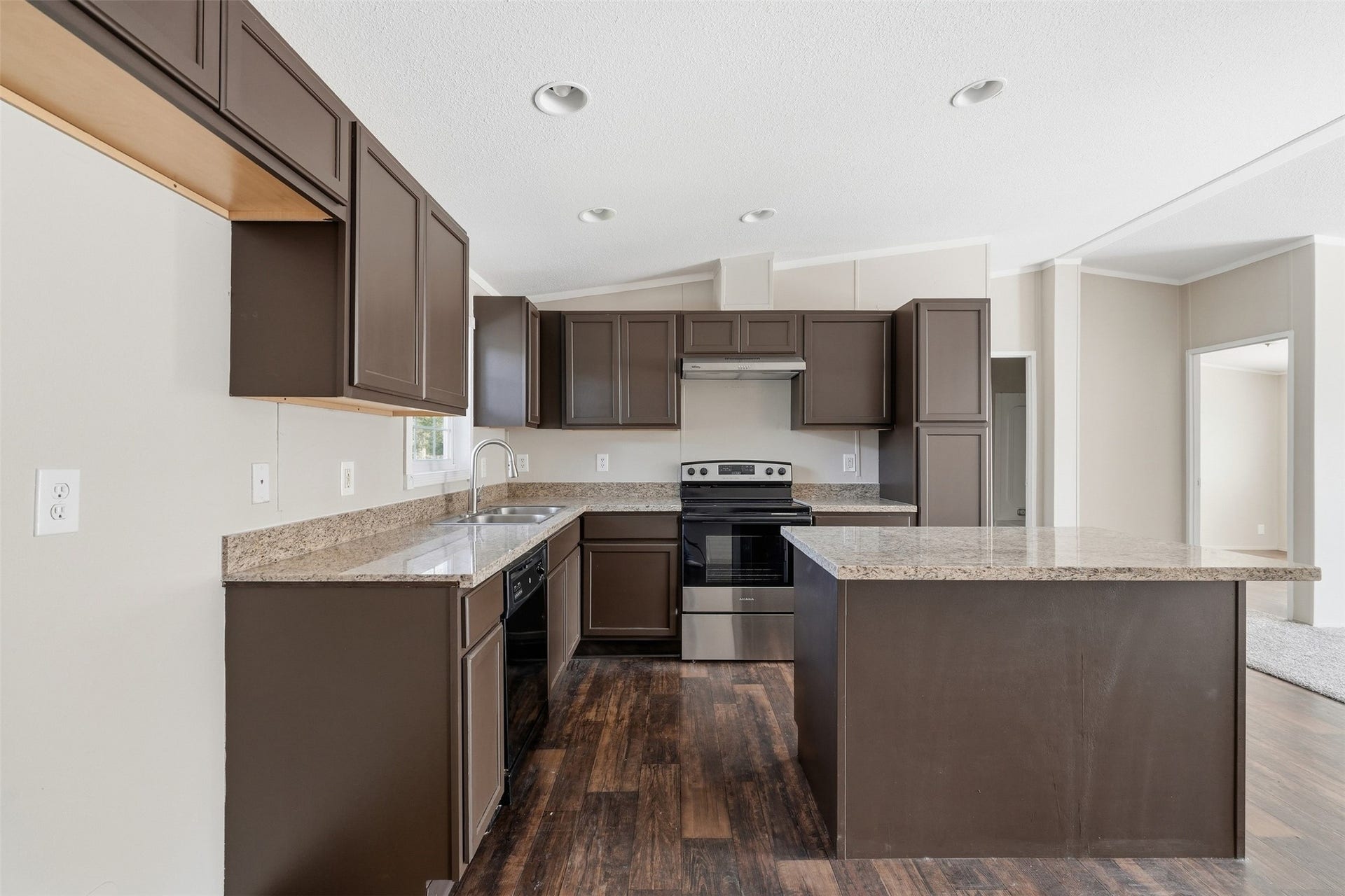 114 Dolphin Harbor N, Baytown, TX 77523 114 Dolphin Harbor N, Baytown, TX 77523