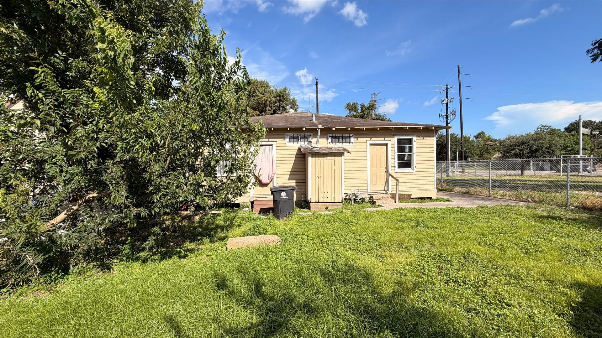 2409 Elysian Street, Houston, TX 77009