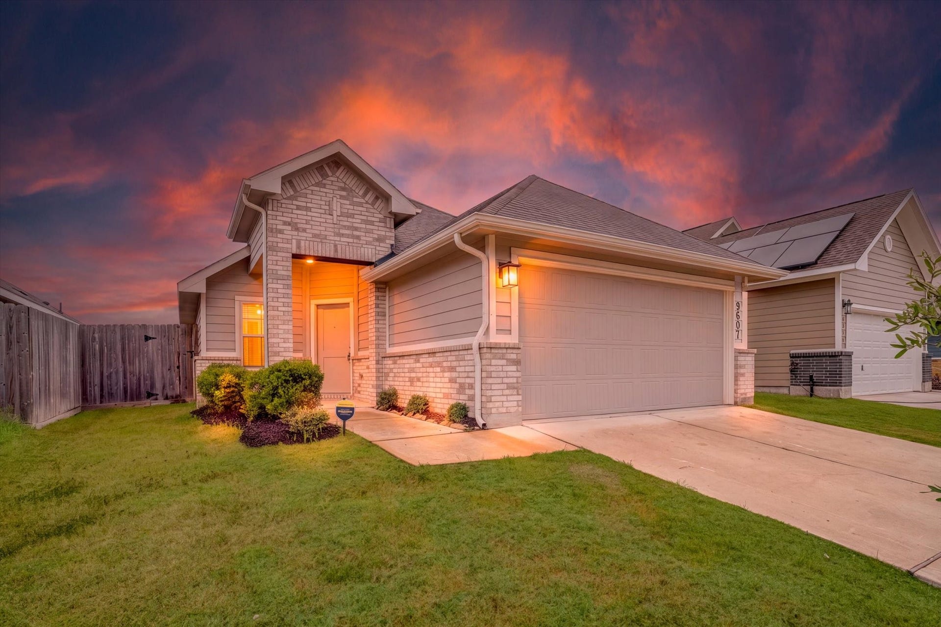 9607 Bright Song Lane, Houston, TX 77078 Digitally Enhanced Image.